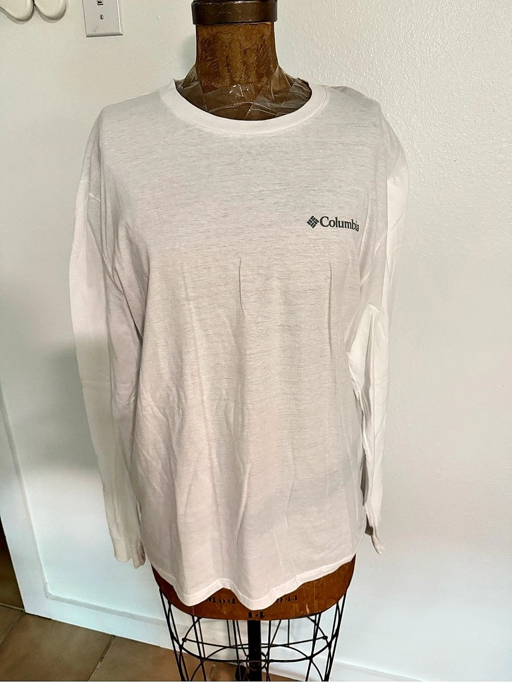 NWT Columbia Men's CSC Graphic Long Sleeve T-Shirt White Large